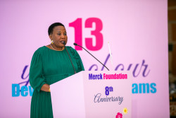 The-First-Lady-of-Zimbabwe-during-the-Merck-Foundation.jpg