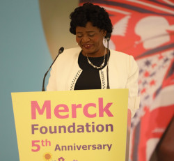 New Malawi-First-Lady-during-Merck-Foundation-Africa-Asia-Luminary-2022.JPG
